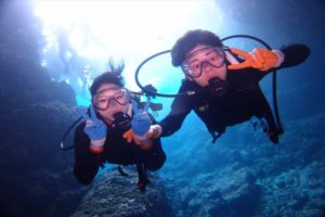 ４月３日シンジさんとナミさんの青の洞窟体験ダイビング