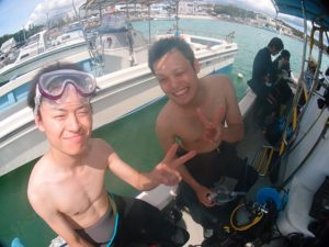 7月3日アキヒロさんとマサヒロさんのスケスケ青の洞窟体験ダイビング