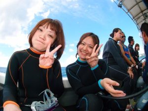7月16日なつこさんとゆうこさんの沖縄青の洞窟体験ダイビング