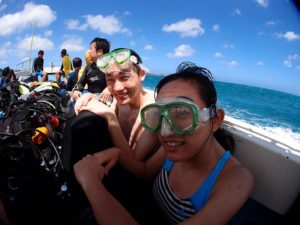 7月13日ウダガワヨシアキさんとマリコさんの沖縄初ダイビング