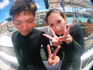 8月6日トモヤさんとヒトミさんのラブラブ初体験でダイビングIN青の洞窟