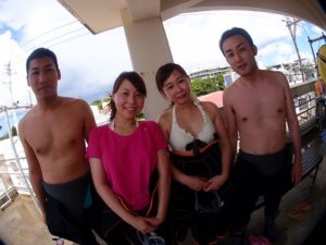 8月13日タムラ様ご夫婦とクニスエ様ご夫婦の初めての体験ダイビング