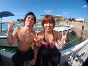 9月5日ヒロシさんとアヤナさんのクマノミ体験ダイビング