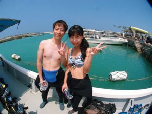 9月9日リサさんとトモヒロさんのBirthday Divingで沖縄の青の洞窟