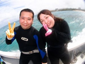 9月20日ノブヤスさんとアユミさんご夫婦の珊瑚礁シュノーケル＆クマノミ体験ダイビング