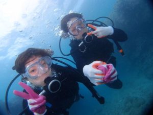10月25日ナオさんとユウキくんのクマノミ体験ダイビングIN沖縄ゴリラチョップ