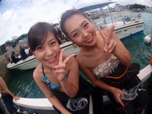 11月3日ユウコさんとエリさんの青の洞窟体験ダイビング