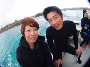 11月13日アキトさんとヨウコさんの初めてのボート体験ダイビングIN沖縄