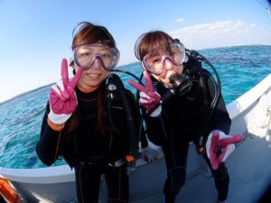 11月30日ミカさんとチサトさんの沖縄クマノミ体験ダイビング