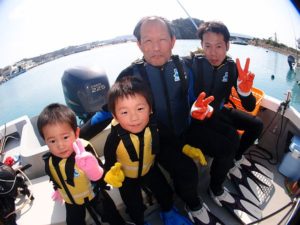 12月5日岩井様ご家族のボートで行くお魚いっぱいシュノーケリング