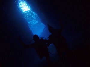 12月30日イズミさんとケンジさんの青の洞窟体験ダイビング