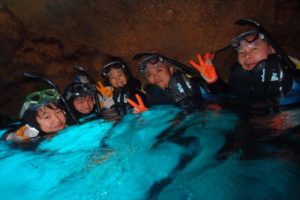 3月25日西村様ご家族＆石本さんの青の洞窟シュノーケル＆クマノミ体験ダイビング