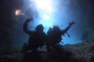 ３月２９日タッちゃんとミドリちゃんの青の洞窟体験ダイビング