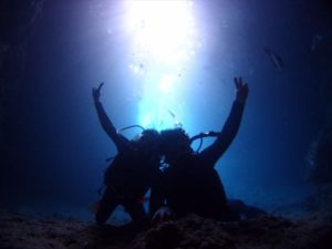 沖縄の青の洞窟水中写真
