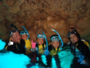沖縄の神秘の洞窟