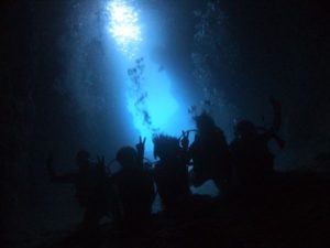 沖縄　青の洞窟