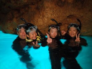 沖縄　青の洞窟シュノーケル