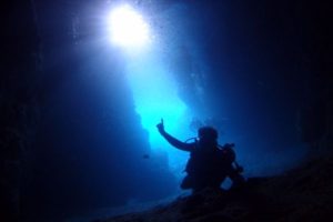 青の洞窟と光がバッチリマッチ