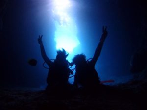 夏の先得青の洞窟ダイビング