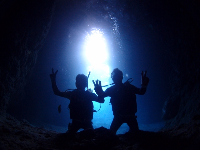 沖縄　青の洞窟で体験ダイビング＆ファンダイビング　2018年11月26日のお客様